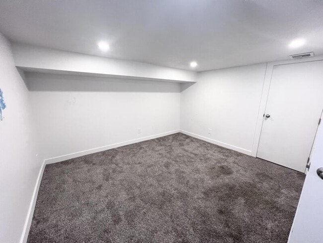 Building Photo - 778 S 400 E