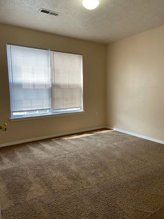 Building Photo - Condominium in Academy Commons