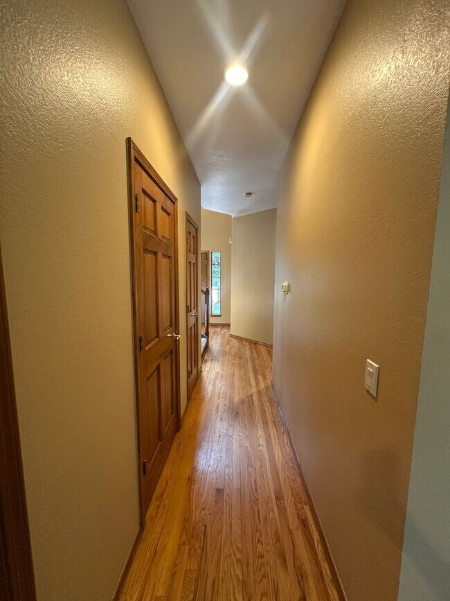 Building Photo - 7640 Lonergan Ct