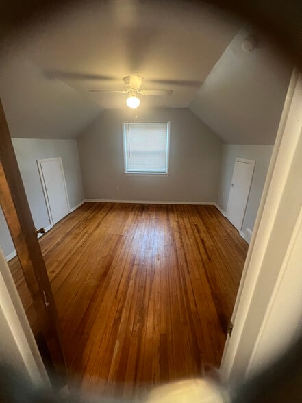 Building Photo - 4420 E 154th St