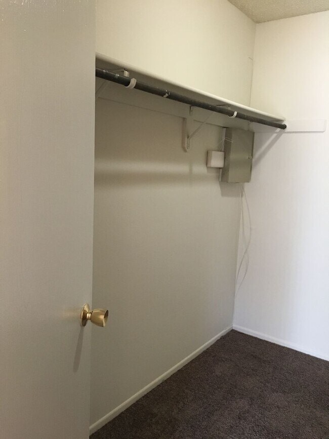 Building Photo - Great Location close to shopping at Durango and Summerlin Parkway