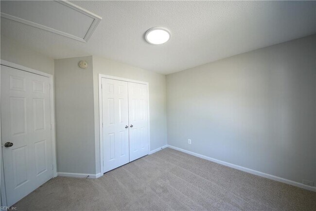 Building Photo - 102 Pelican Cove
