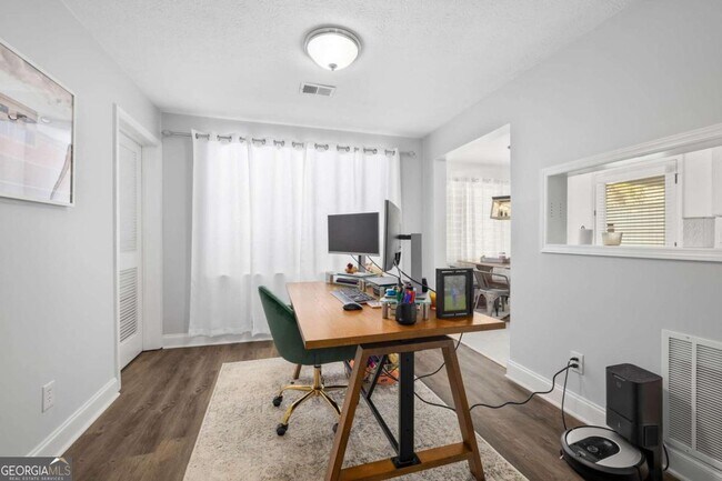 Building Photo - 55 St Claire Ln NE