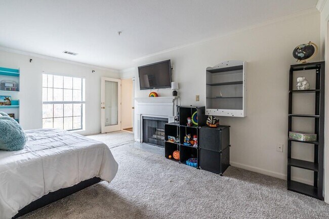 Building Photo - 27301 Plantation Dr NE