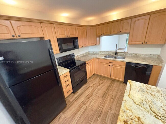 Primary Photo - 2900 NW 42nd Ave