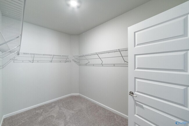Building Photo - 14976 Greenleaf Dr