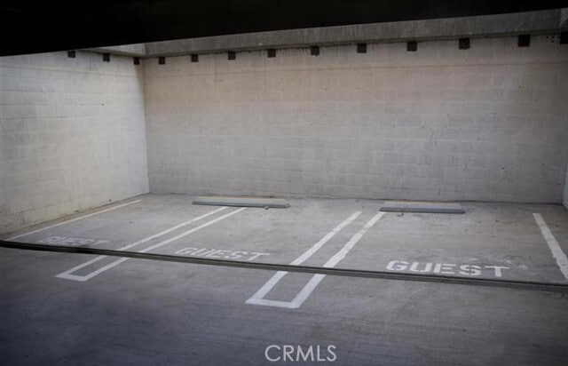 Building Photo - 5234 Vantage Ave