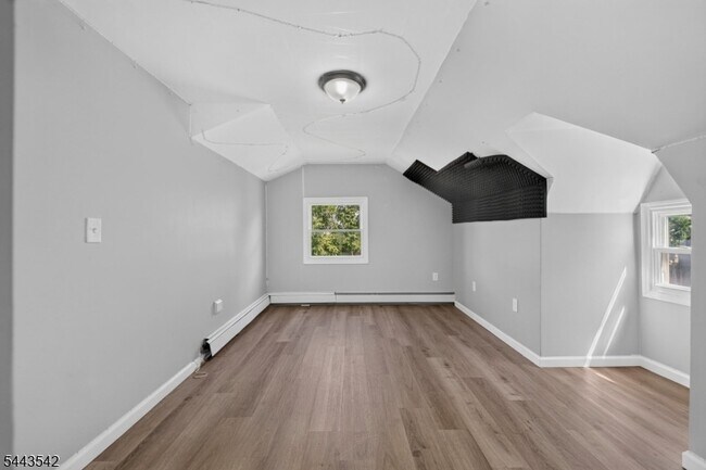 Building Photo - 439 7th Ave