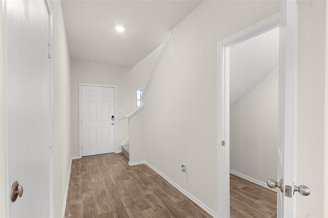 Building Photo - 2838 Wolfcreek