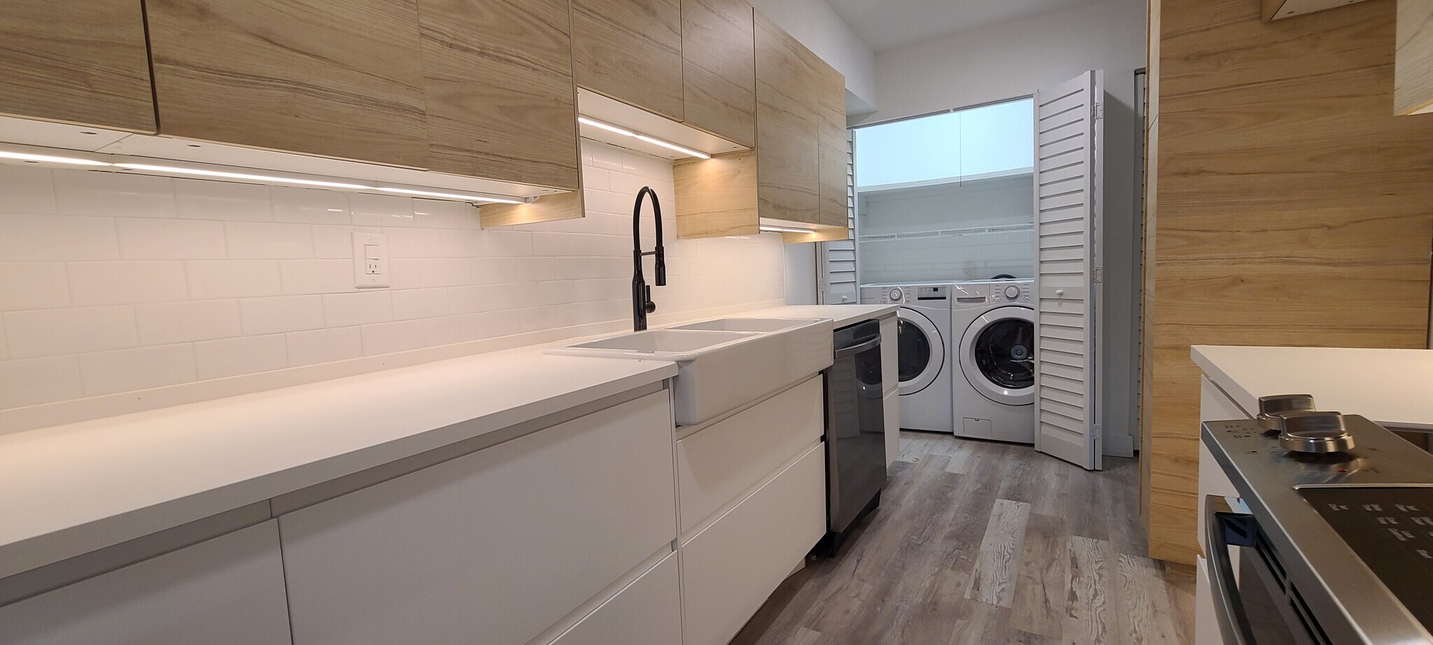 Building Photo - 6519 W Newberry Rd