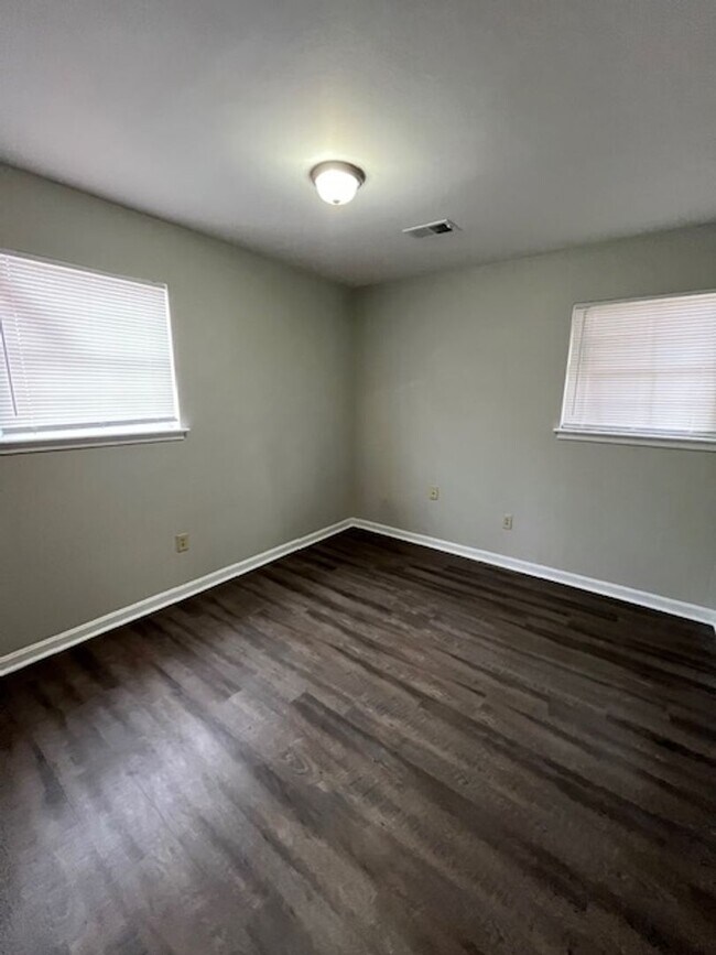 Building Photo - 2-bedroom, 1-bathroom home located in Lexington, KY