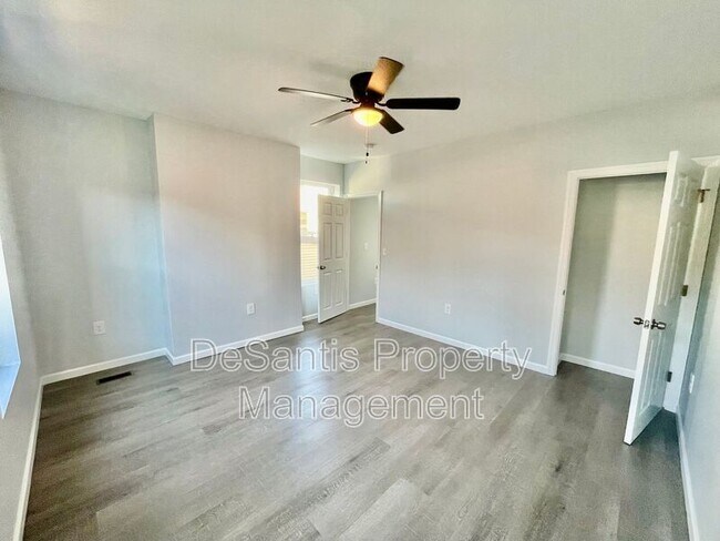 Building Photo - 2 Edith Pl