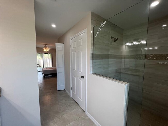 Building Photo - 212 Day Break Cir