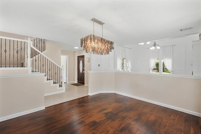 Building Photo - 907 Dominion Dr
