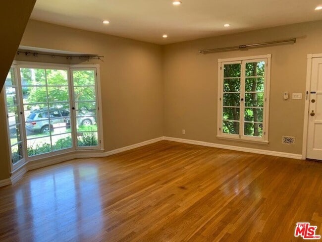 Building Photo - 1207 S Ogden Dr