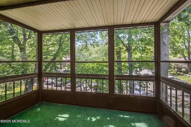 Building Photo - 120 Amberly Dr