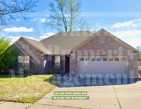 Building Photo - 13 Alli Paige Dr