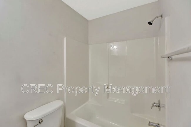 Building Photo - 8114 Shadow Oak Dr