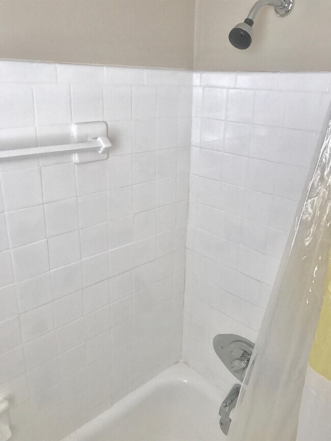 Building Photo - 6295 E Pea Ridge Rd