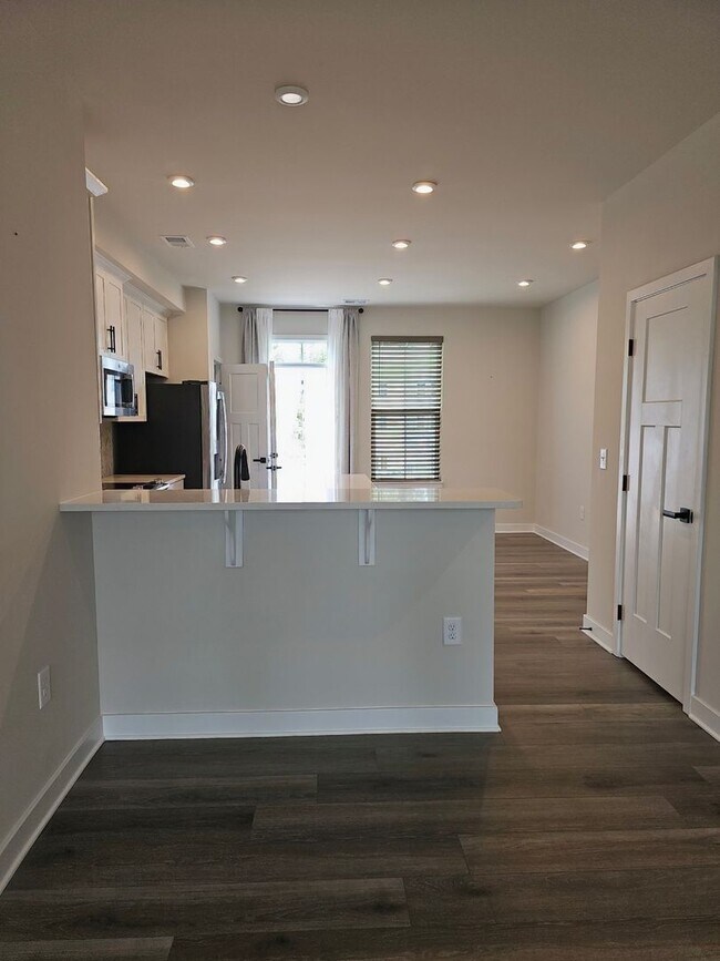 Building Photo - 3 bedroom 3.5 Bath - Long Term Rental in Myrtle Beach, SC