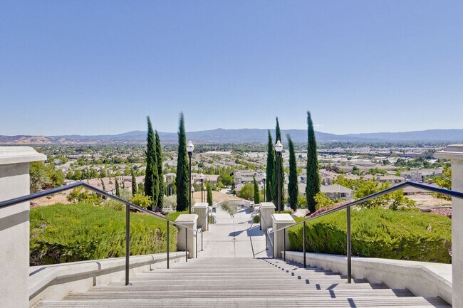 Building Photo - Modern Communication Hill Townhome | Panoramic Mountain Views