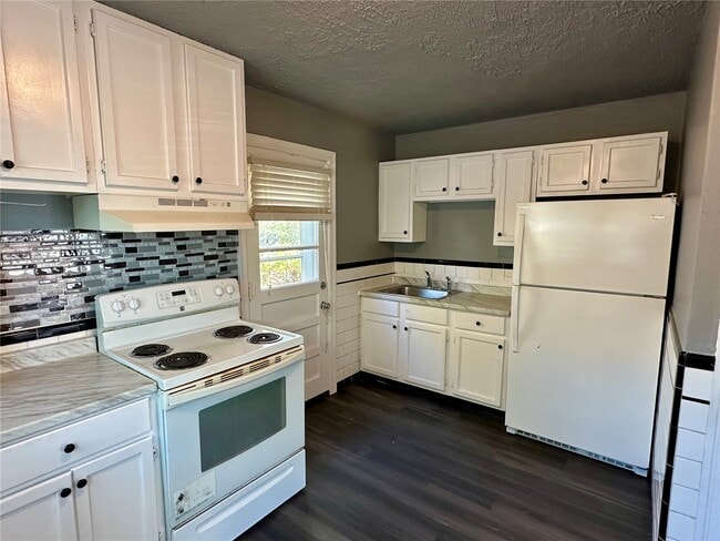 Building Photo - 7121 Lamont Dr