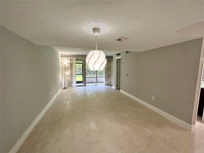 Building Photo - 8131 Lagos De Campo Blvd