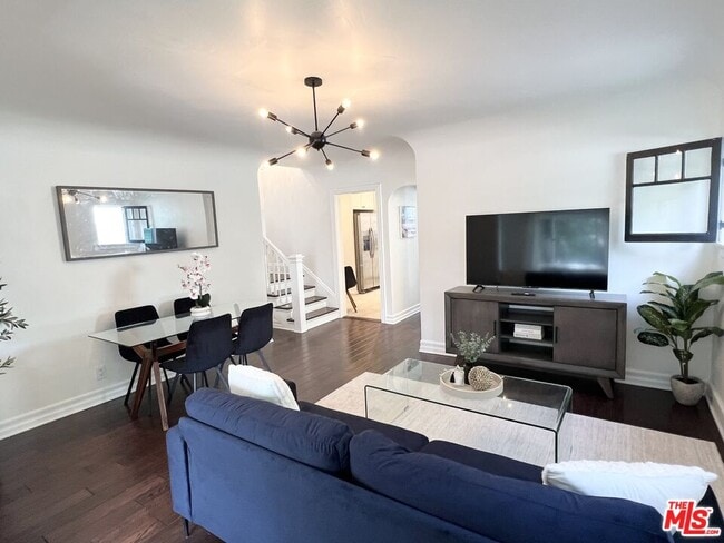 Building Photo - 7865 Willoughby Ave