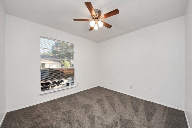 Building Photo - 5306 Mossgrey Ln