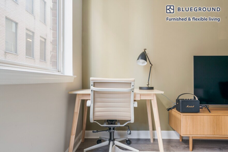 Building Photo - 2140 L St NW