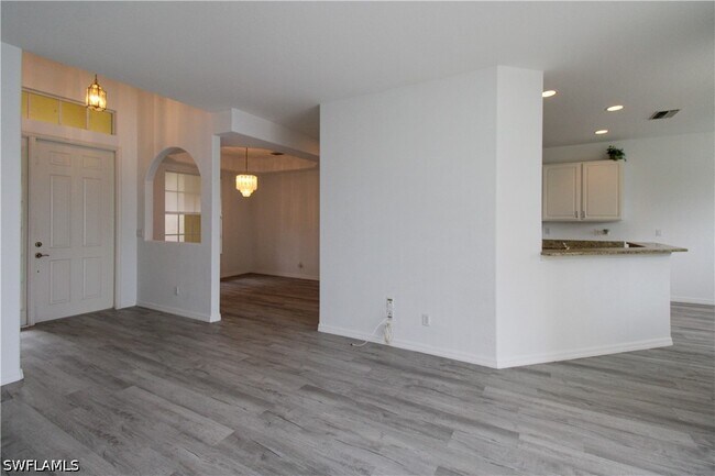 Building Photo - 3927 Aurora Ct