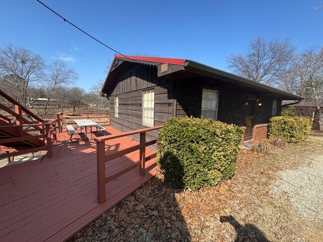 Building Photo - Fully Furnished Cabin on Eufaula Lake