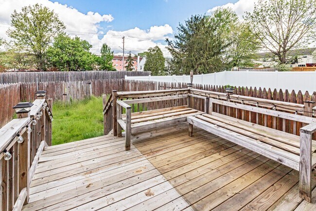 Building Photo - 9 Richeson Dr