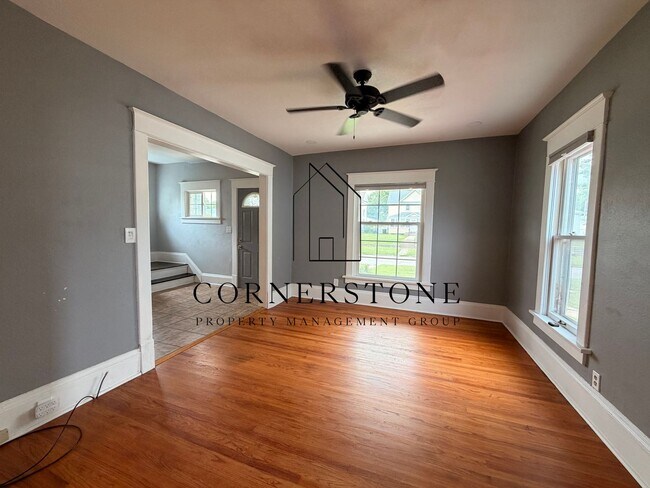 Building Photo - 4 Bedroom 2 Bathroom Home with Great Back Deck! $1300