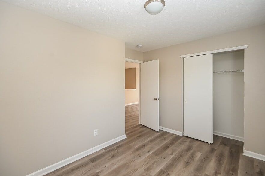 Building Photo - 831 Littleton Dr