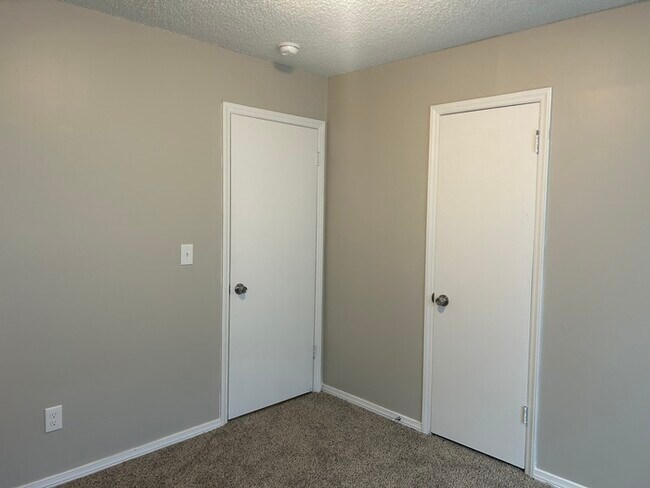 Building Photo - 3716 S 110th E Ave