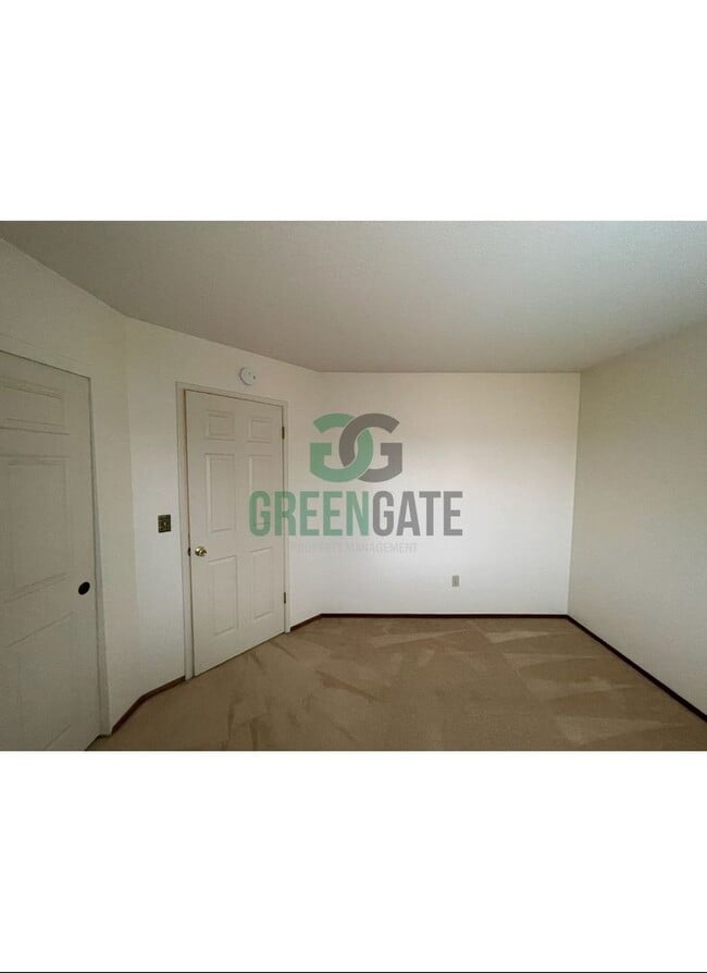 Building Photo - PRICE REDUCED! Beautiful 3 bedroom 2.5 Bath home READY NOW in MODESTO!! With POOL!!