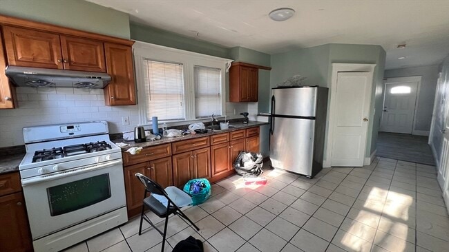 Building Photo - 58 Agawam St