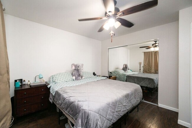 Building Photo - 117 43rd Ave Ct