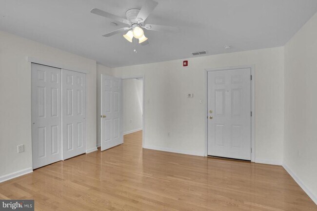 Building Photo - 1526 Brown St
