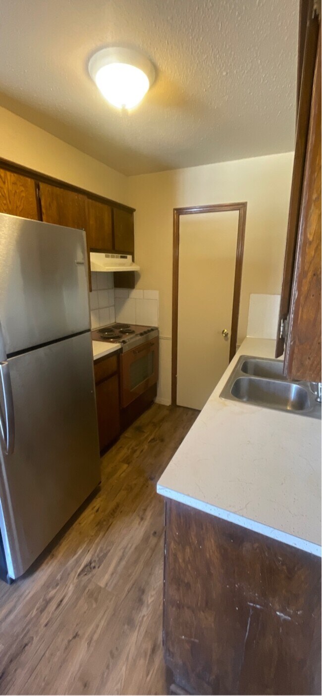 Building Photo - 524 Montana St