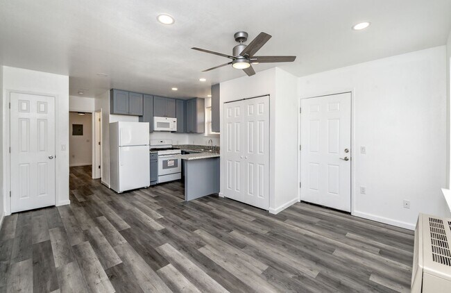 Building Photo - 704 5th Ave SE