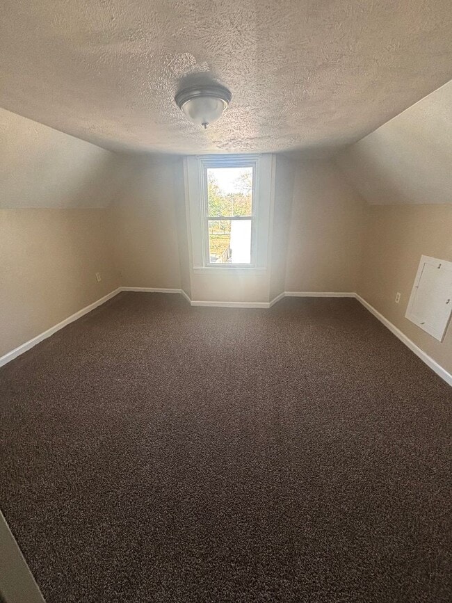 Building Photo - 4bd Single Cash Pay/Section 8