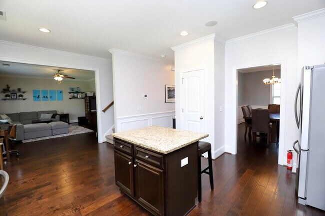 Building Photo - 545 Curlew Cir