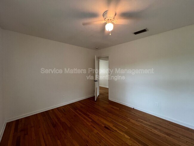 Building Photo - 3543 Bayou Blvd
