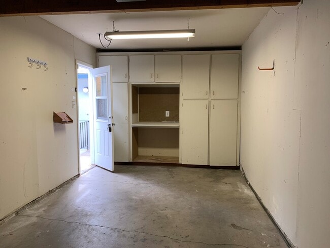 Building Photo - Spacious 2 bed/1.5 bath condo in Martinez