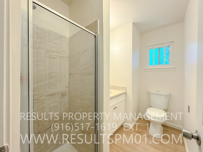 Building Photo - Completely remodeled 4 Bedroom home