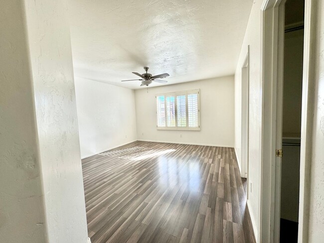 Building Photo - 3BR/2BA/2CG, 1337 sq.ft. rental in Sierra ...