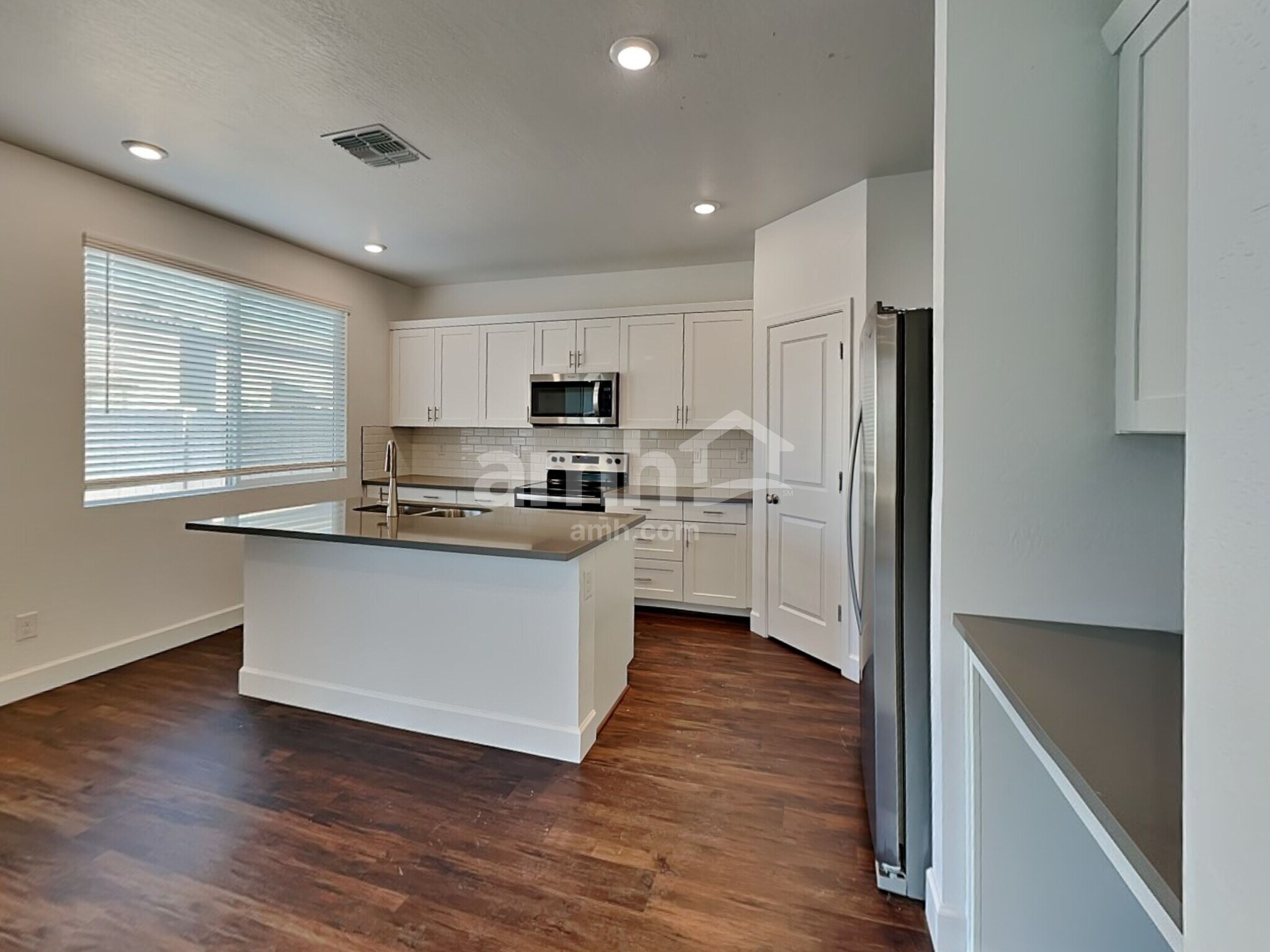 Building Photo - 17164 W Townley Ave