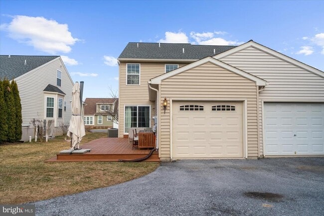 Building Photo - 105 N Yeingst Dr